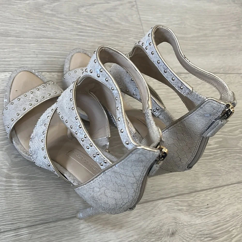 BCBGMaxAzria Beige Gold Studded Zip Up Stiletto—4.5”Heels —Size 8B— - Picture 8 of 12